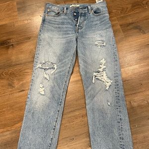 Levi’s Wedgie Straight Ripped Jeans. Size 28